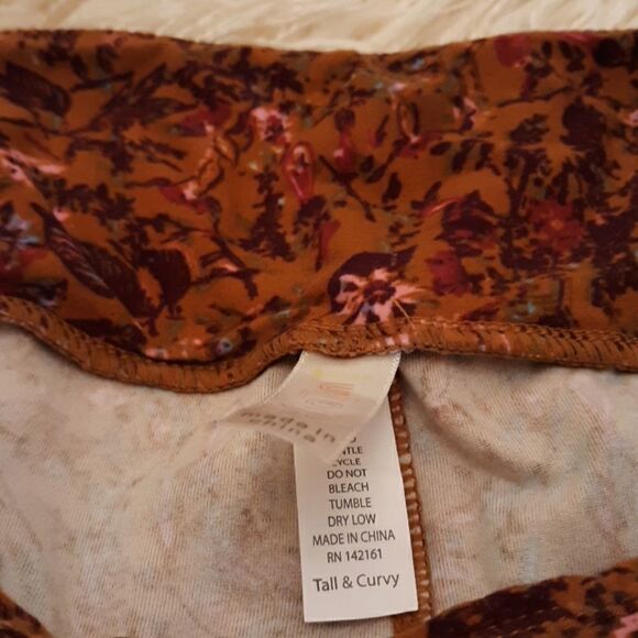 Lularoe  colorful printed leggings - Picture 7 of 8